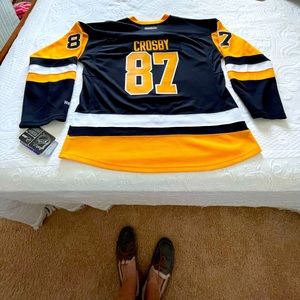 Pittsburg Penguins Women’s Jersey NWT